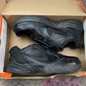 Nike Air Monarch IV Black 10.5 wide